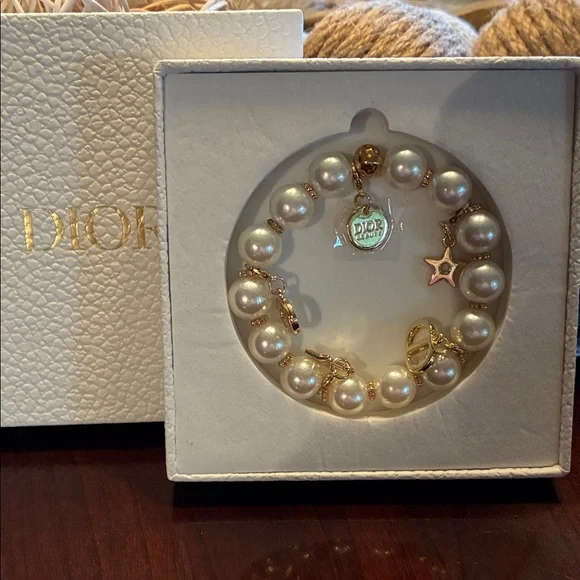 Dior Gold and White Pearl Bracelet - Picture 3 of 4